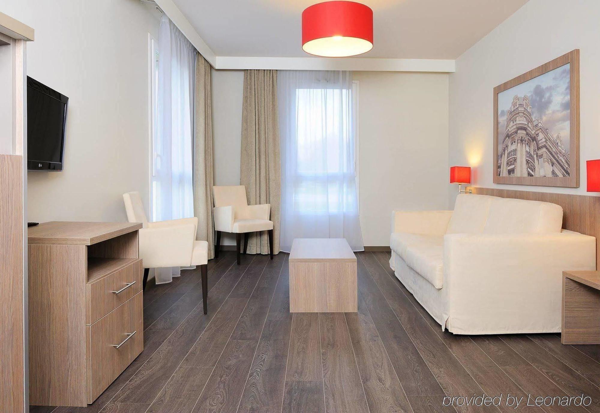 Residhome Paris-Guyancourt Room photo